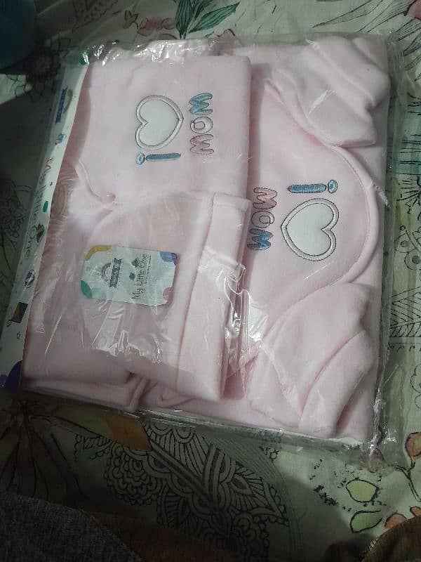 New born baby suit with cap 0