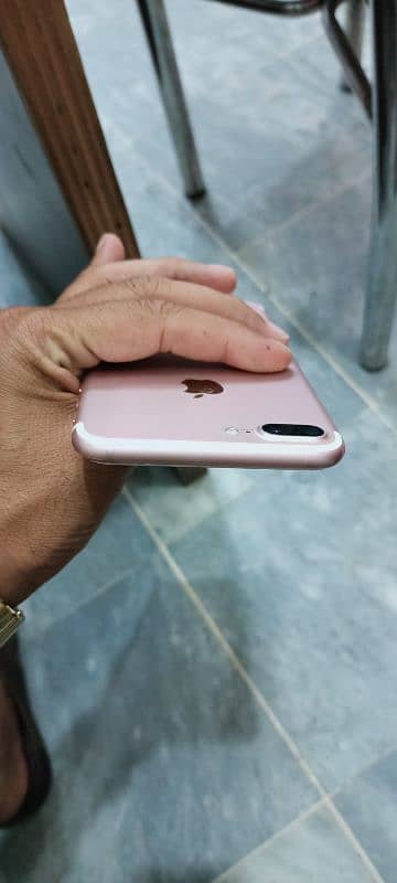 Sell iphone 7plus 4