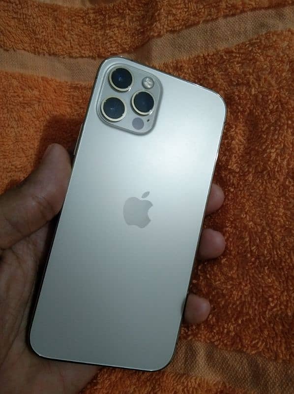 urgent sale I phone 12pro 4