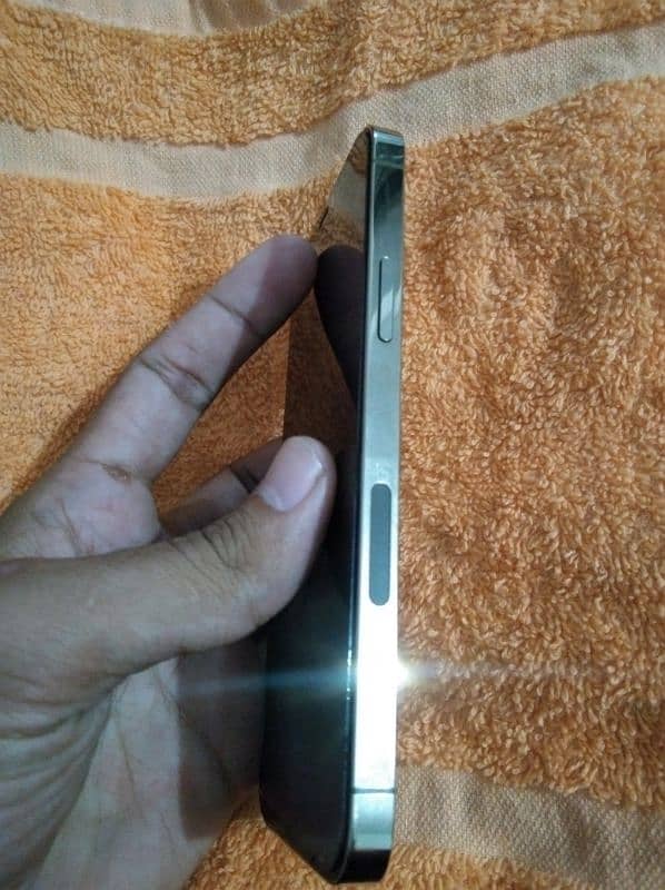 urgent sale I phone 12pro 5