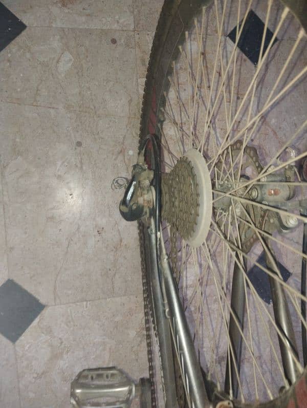 gear bike with original rims,tyres and gears suspension are working 2