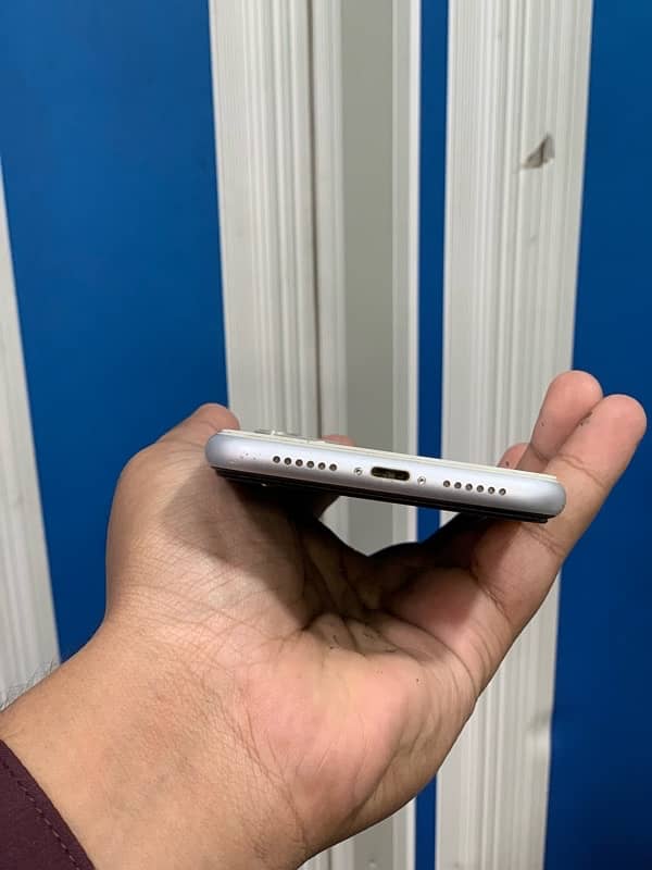 iphone xr convert into iPhone 11 0