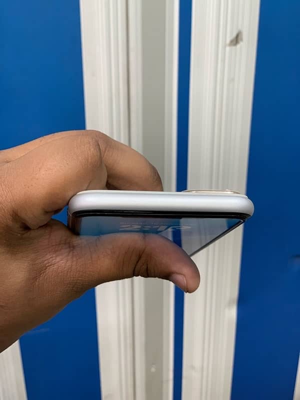 iphone xr convert into iPhone 11 4