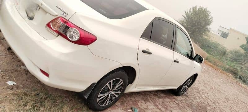 Toyota Corolla GLI 2013 4