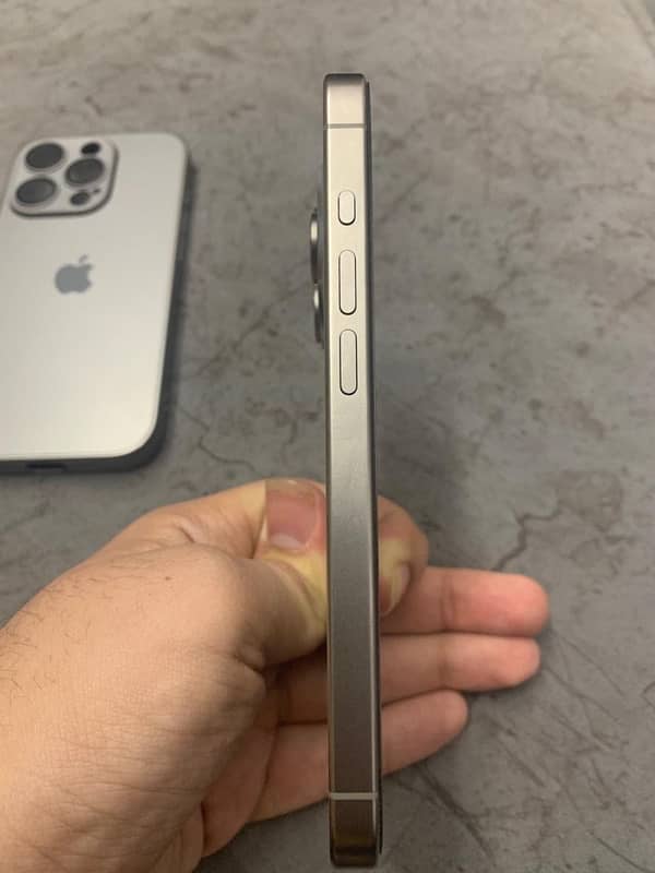 iphone 15 pro natural titanium 128Gb jv 2