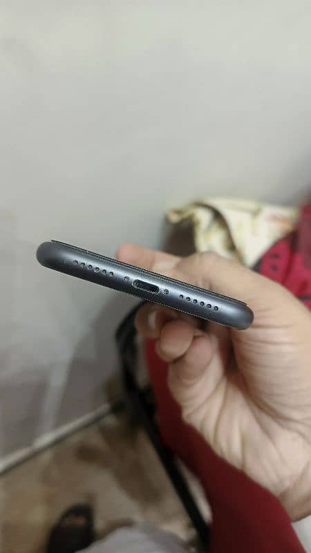 Iphone 11 black pta approved 128gb 1