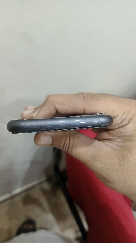 Iphone 11 black pta approved 128gb 2