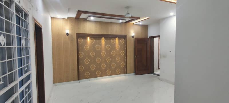 Beautiful 10 Marla Brand New Portion Available For Rent In Architect Engineering Housing Society Near UCP University Shokat Khanum Lahore. 4