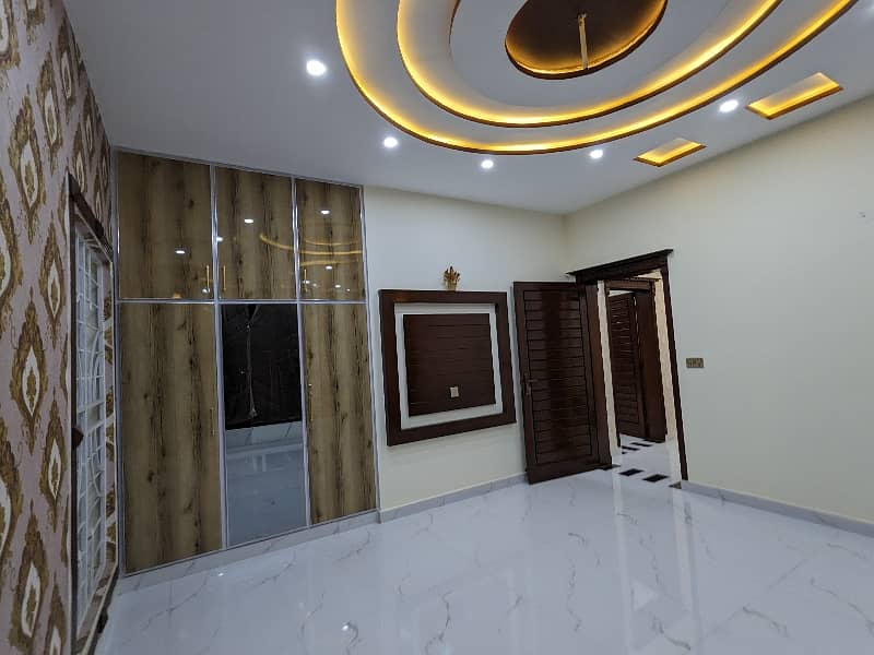 12 MARLA BRAND NEW Luxury Ultra-Modern Style Double Storey House Available For Sale In Johar Town Lahore Standard Dimension Vip Canal Location 3