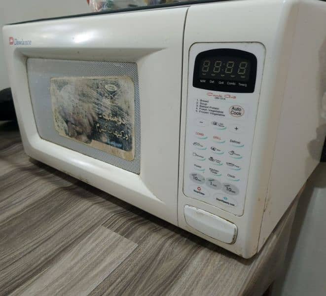 Dawlance Microwaves oven. . . 1