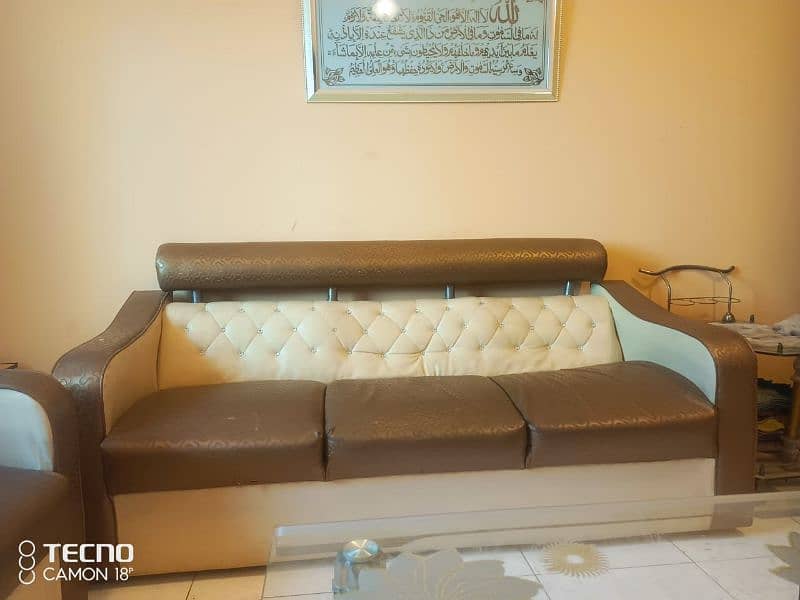 Urgent sale 7 seaters sofa 9/10 condition 2