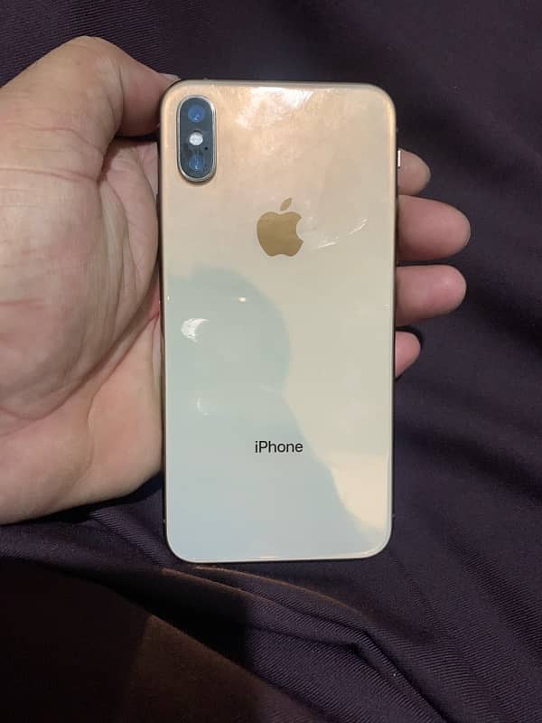 iphone xs Gold 64Gb Factory Unlock 1