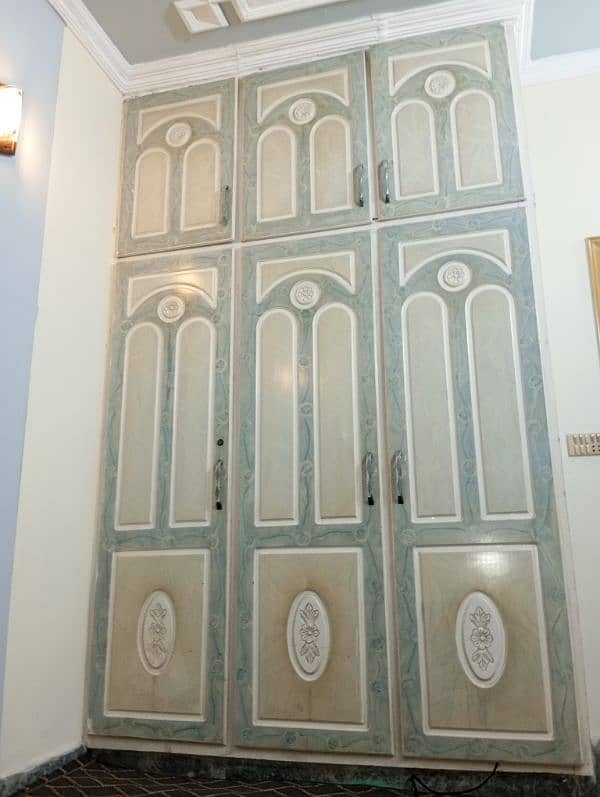 almari doors 1