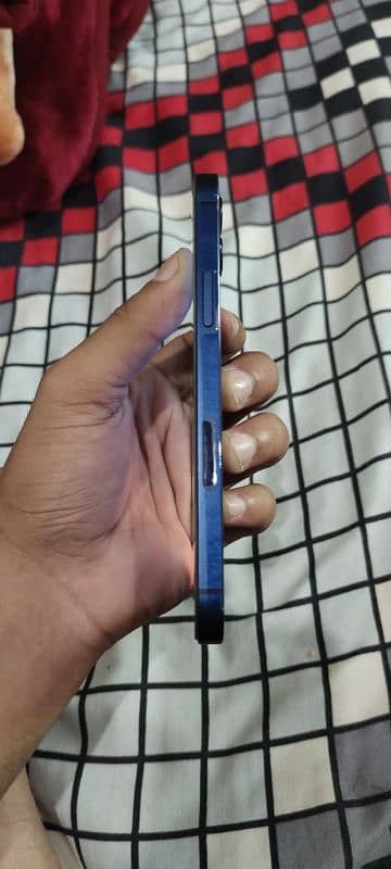 iphone 12 64 gb blue colour 5