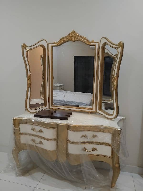 king size bed set + side tables + dressing table 10