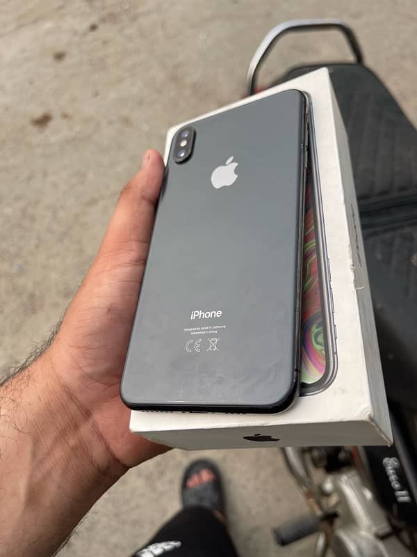 iPhone Xs Max 64GB With Box All Sim Still Work 2