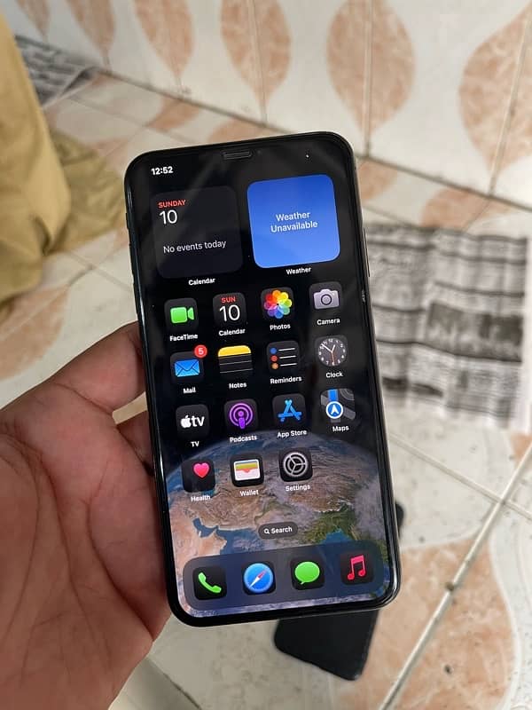 iPhone Xs Max 64GB With Box All Sim Still Work 13