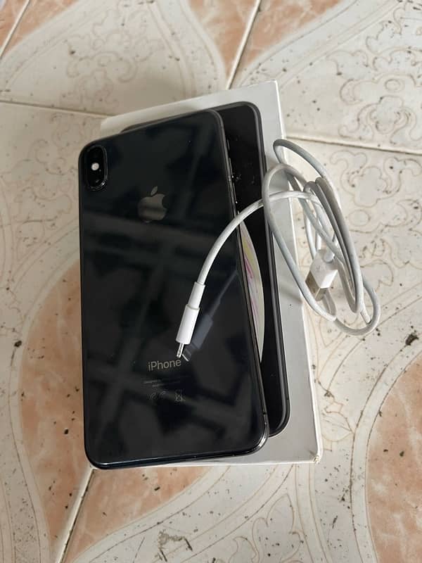 iPhone Xs Max 64GB With Box All Sim Still Work 14