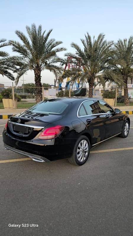 | mercedes s class | audi | Bmw | prado | coaster | 2door | guards | 14