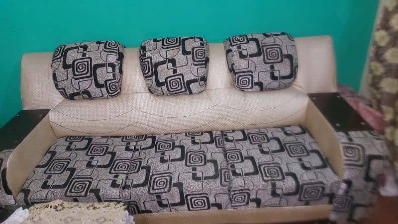 6 seater sofa 0