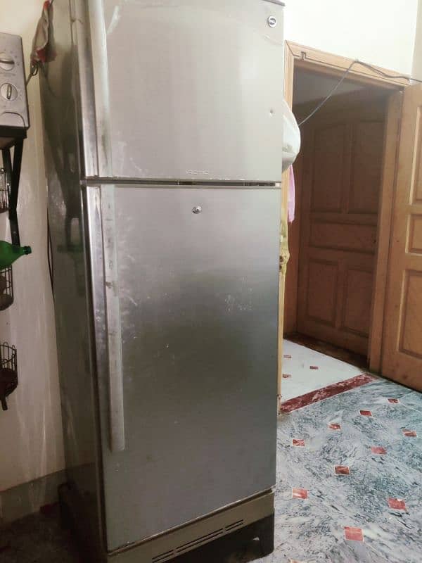 Pel company refrigerator 0