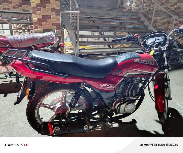 Suzuki GS 110 S less driven red color, price is almost final 0