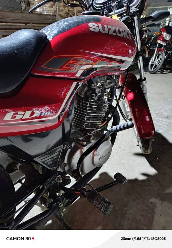 Suzuki GS 110 S less driven red color, price is almost final 5