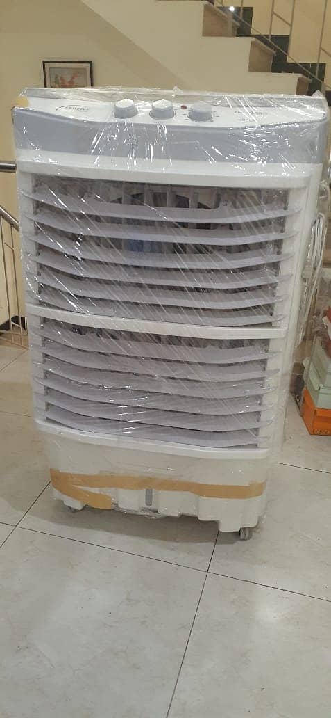 Thunder Air Cooler Model 8500 – Excellent Condition, 1-Year-Old, For S 4