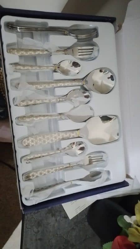 Cutlery set available for sale 1