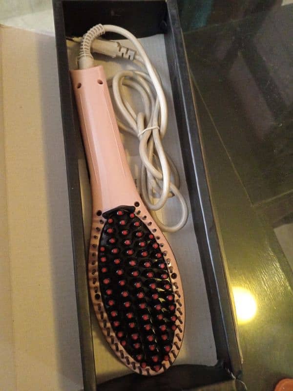 Hair straightening brush 1