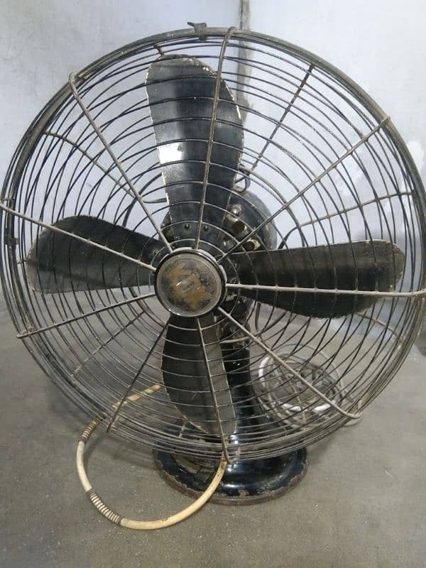 Antique Table Fan | Metal Body 0