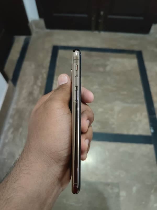 Apple iphone xs 64gb pta approved 2