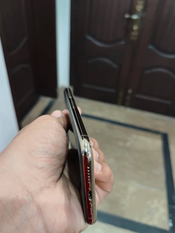 Apple iphone xs 64gb pta approved 4