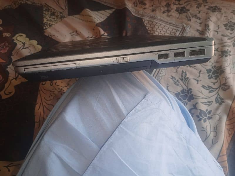 Dell Latitude E6430 core i5 3rd genration For Sale In Good Condition 2