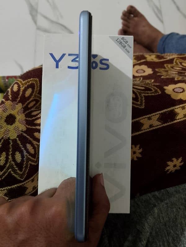 Vivo Y33s 3