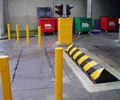 Hydraulic road barrier