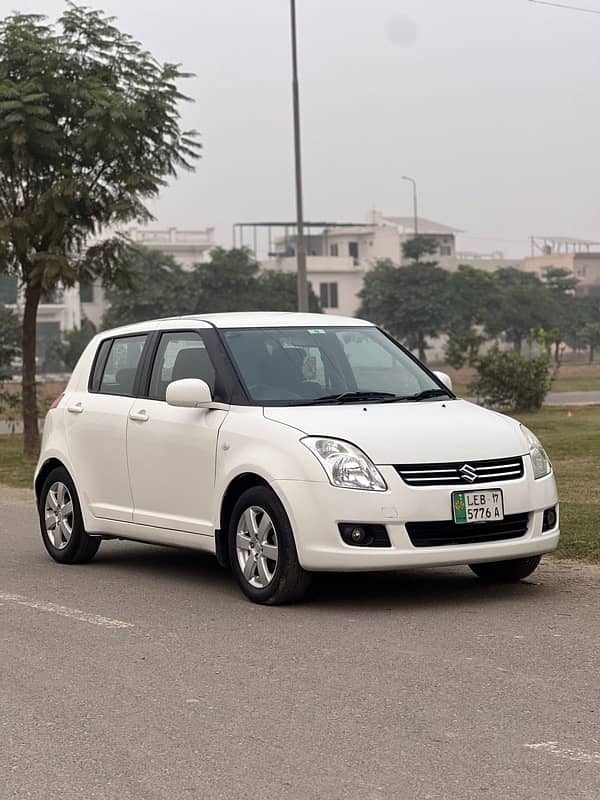 Suzuki Swift 2017 DLX 0