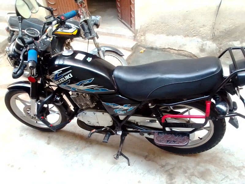 Suzuki 150 SE 2