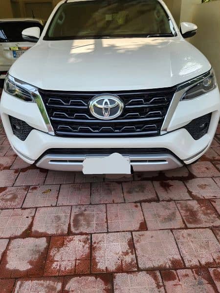 Toyota Fortuner V 2022 19