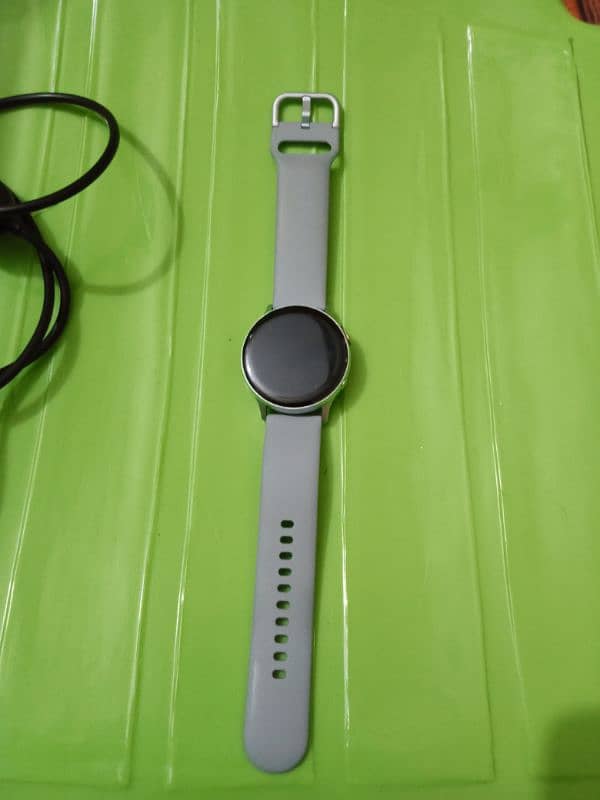 Samsung Galaxy Watch Active 2 (77AE) - New Condition! 1