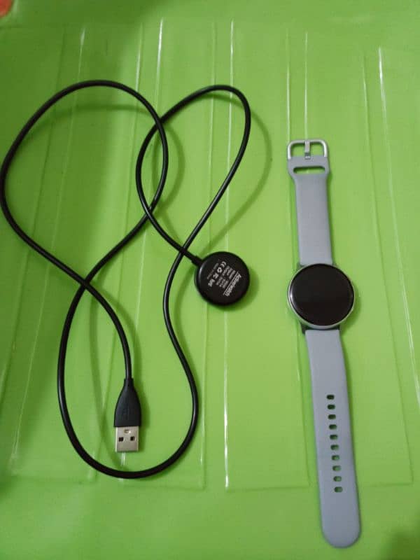 Samsung Galaxy Watch Active 2 (77AE) - New Condition! 4