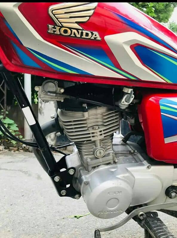 Honda 125.   contact. . 03230431084 4