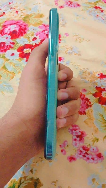 Vivo v27e lush condition 1