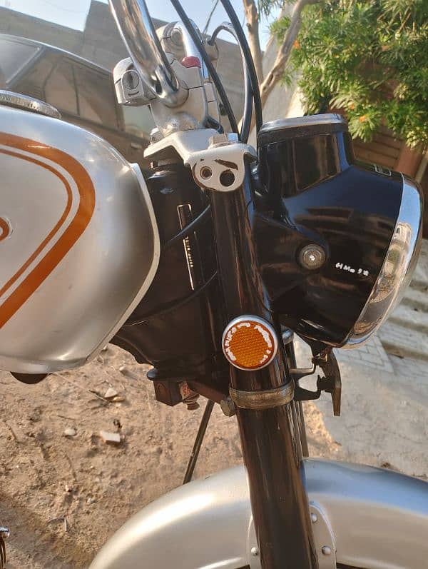 HONDA CD 70 point original made in Japan nut to nut genion seald engin 10