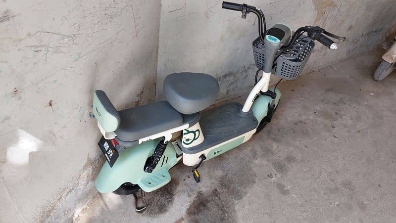 electric scooty self import from china with all assambly 0