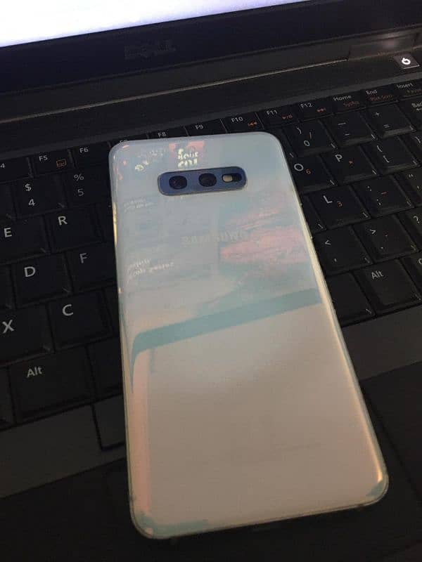 Samsung s10e 6GB 128GB 0