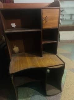 Computer Table With Books Space