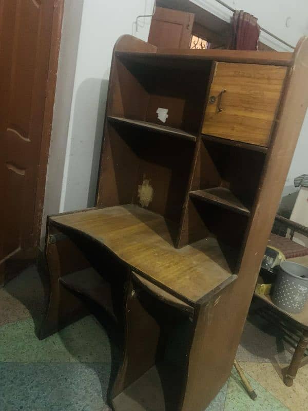 Computer Table With Books Space 4