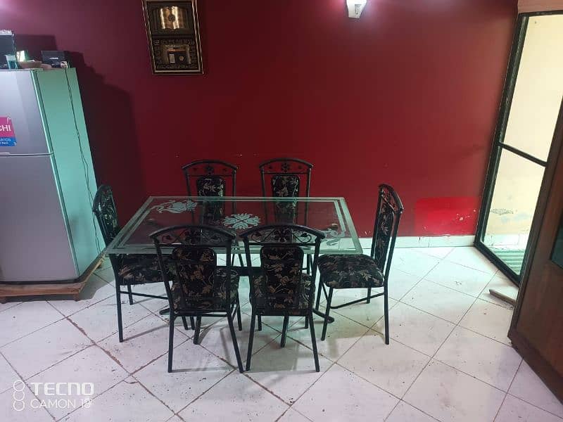 Urgent sale Dining table with 6 chairs 1