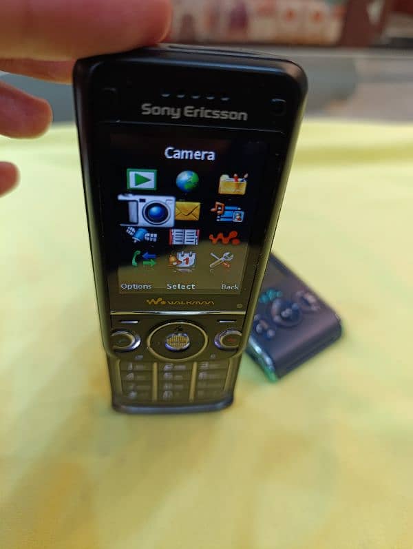 Sony Ericsson W760i 3